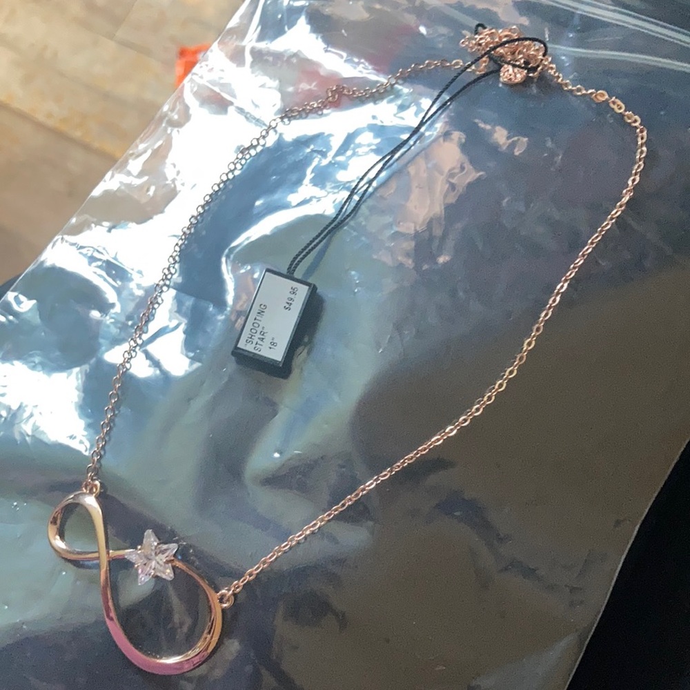Shooting star neckpiece